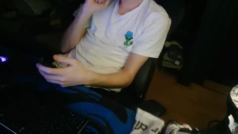 theothede19cm online show from February 8, 7:50 pm