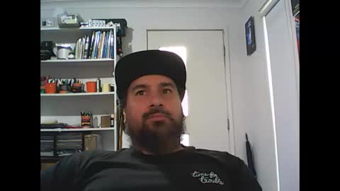 aussiebeard online show from December 3, 3:09 am