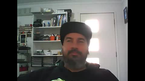aussiebeard online show from May 12, 1:25 am