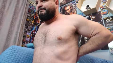 Chris online show from December 3, 5:04 am