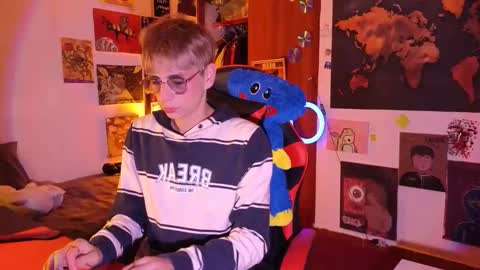 Matt independent model  online show from April 30, 8:57 pm