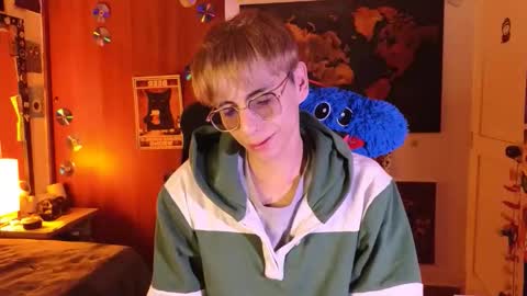 Matt independent model  online show from May 6, 8:58 pm