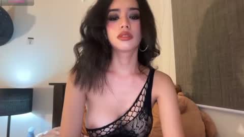 Snapshot of thequeenofsexx chatting on July 5, 2:29 am Amber DONT FORGET TO FOLLOW ME AND THUMBS UP online show from July 5, 2:29 am