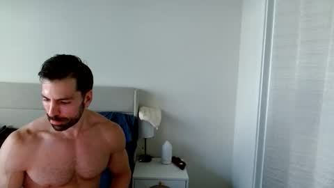 Snapshot of therealkingyoshi chatting on November 14, 10:07 pm Yoshi online show from November 14, 10:07 pm