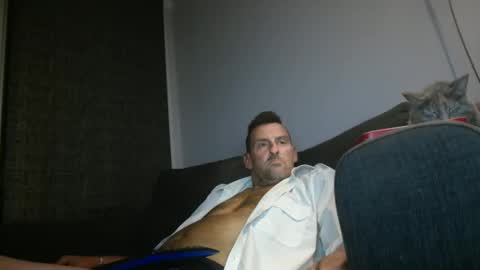 Snapshot of therealkurva4u chatting on December 5, 12:33 pm therealkurva4u online show from December 5, 12:33 pm