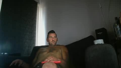 Snapshot of therealkurva4u chatting on December 8, 8:58 pm therealkurva4u online show from December 8, 8:58 pm
