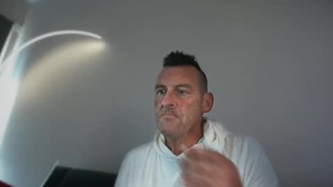 Snapshot of therealkurva4u chatting on January 1, 8:58 pm therealkurva4u online show from January 1, 8:58 pm