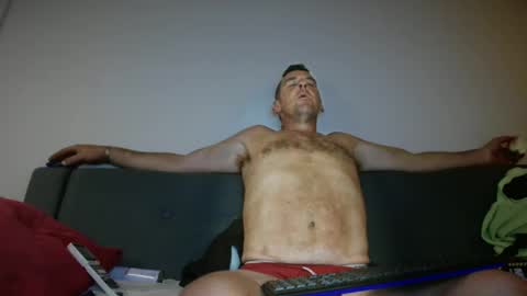 Snapshot of therealkurva4u chatting on January 5, 3:45 pm therealkurva4u online show from January 5, 3:45 pm