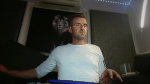 Snapshot of therealkurva4u chatting on January 16, 5:55 pm therealkurva4u online show from January 16, 5:55 pm