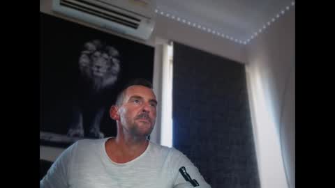 Snapshot of therealkurva4u chatting on January 17, 11:18 pm therealkurva4u online show from January 17, 11:18 pm