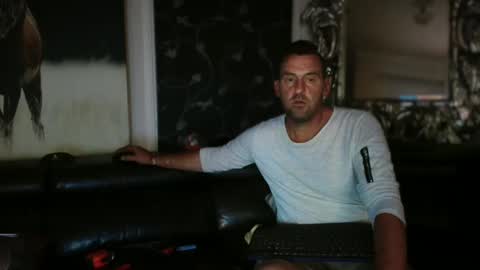 Snapshot of therealkurva4u chatting on February 20, 7:08 pm therealkurva4u online show from February 20, 7:08 pm