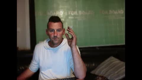 Snapshot of therealkurva4u chatting on March 1, 5:27 pm therealkurva4u online show from March 1, 5:27 pm