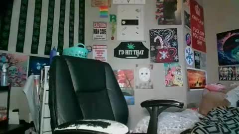 Snapshot of therealstackz69 chatting on March 28, 2:00 am therealstackz69 online show from March 28, 2:00 am