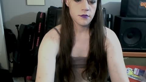 Snapshot of theresa333 chatting on December 12, 3:21 am theresa333 online show from December 12, 3:21 am