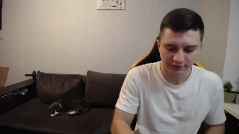 Snapshot of theroadtomars chatting on November 16, 8:36 pm Nick online show from November 16, 8:36 pm