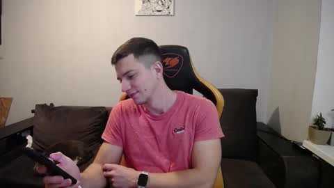 Snapshot of theroadtomars chatting on December 4, 2:15 pm Nick online show from December 4, 2:15 pm