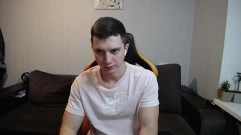 Snapshot of theroadtomars chatting on December 13, 7:53 pm Nick online show from December 13, 7:53 pm