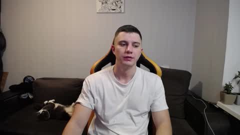 Snapshot of theroadtomars chatting on December 17, 10:27 pm Nick online show from December 17, 10:27 pm