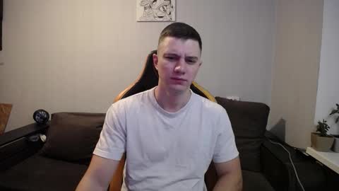 Snapshot of theroadtomars chatting on December 18, 4:24 pm Nick online show from December 18, 4:24 pm