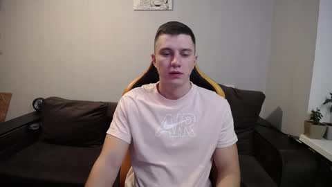 Snapshot of theroadtomars chatting on December 20, 11:56 pm Nick online show from December 20, 11:56 pm