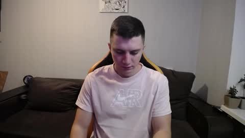 Snapshot of theroadtomars chatting on December 21, 8:05 pm Nick online show from December 21, 8:05 pm