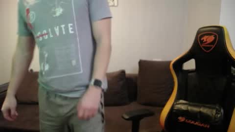 Snapshot of theroadtomars chatting on February 9, 12:25 am Nick online show from February 9, 12:25 am