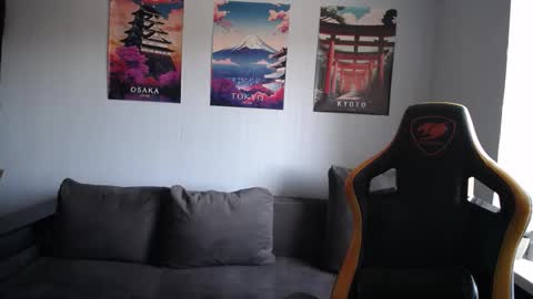 Snapshot of theroadtomars chatting on March 13, 10:44 am Nick online show from March 13, 10:44 am