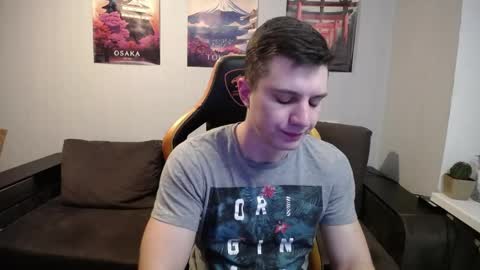 Snapshot of theroadtomars chatting on April 1, 7:00 pm Nick online show from April 1, 7:00 pm