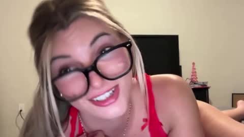 Snapshot of therosiecheeks chatting on December 22, 10:51 pm therosiecheeks online show from December 22, 10:51 pm