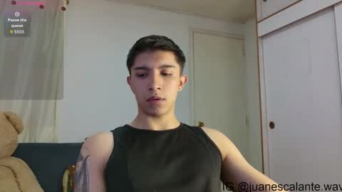 Snapshot of thesaint_xxx chatting on April 22, 2:36 am thesaint_xxx online show from April 22, 2:36 am