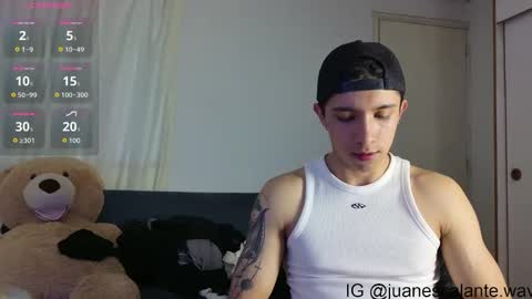 Snapshot of thesaint_xxx chatting on May 15, 11:17 am thesaint_xxx online show from May 15, 11:17 am