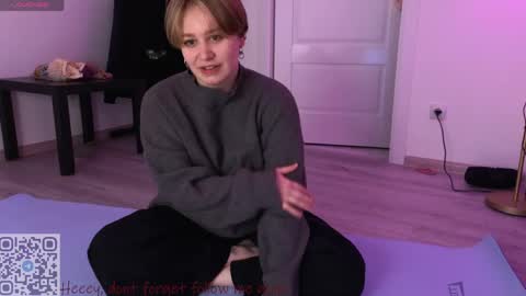 Lucia online show from May 9, 2:22 pm