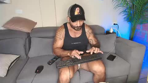 Snapshot of thestraightroom chatting on March 12, 12:00 pm thestraightroom online show from March 12, 12:00 pm