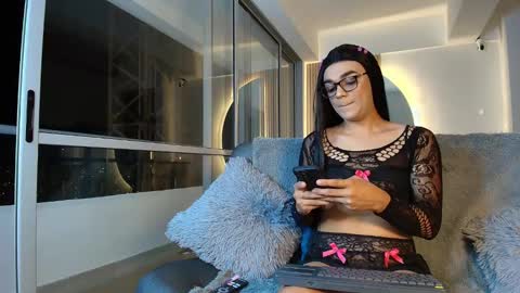 Thesweet khloe online show from October 28, 3:10 am