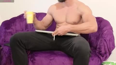 Snapshot of thetopalex chatting on September 27, 6:18 am TheTopAlex online show from September 27, 6:18 am