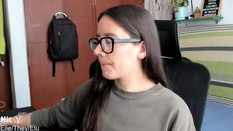 Snapshot of thetropicalseduction chatting on February 17, 1:40 pm Nicole online show from February 17, 1:40 pm