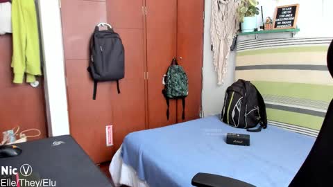 Snapshot of thetropicalseduction chatting on February 19, 1:51 pm Nicole online show from February 19, 1:51 pm