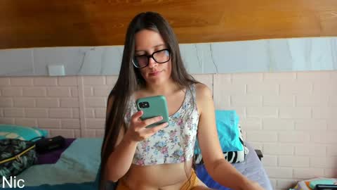 Snapshot of thetropicalseduction chatting on April 1, 2:36 pm Nicole online show from April 1, 2:36 pm