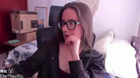 Nicole online show from June 15, 8:00 pm