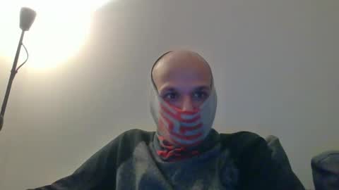 Snapshot of thetubedscarfguy chatting on February 19, 6:43 pm Scarf guy online show from February 19, 6:43 pm