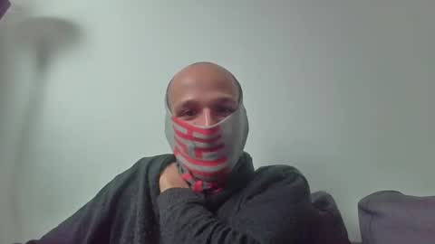 Snapshot of thetubedscarfguy chatting on February 21, 9:56 am Scarf guy online show from February 21, 9:56 am