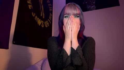 Snapshot of thewildwildwest chatting on April 5, 1:58 am West online show from April 5, 1:58 am