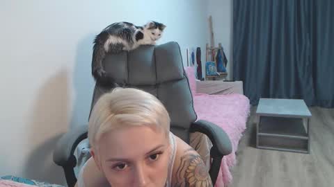 theysaidimcute online show from February 24, 9:24 pm