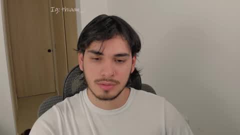Snapshot of thiaan__ chatting on January 31, 9:46 pm thiaan__ online show from January 31, 9:46 pm