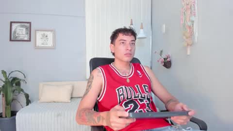 Snapshot of thiago_2003_ chatting on March 25, 12:22 pm Thiago online show from March 25, 12:22 pm