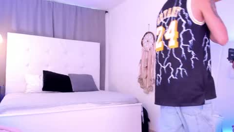 Snapshot of thiago_2003_ chatting on April 1, 12:17 pm Thiago online show from April 1, 12:17 pm