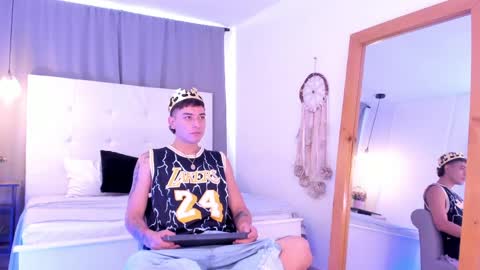 Snapshot of thiago_2003_ chatting on April 1, 1:41 pm Thiago online show from April 1, 1:41 pm