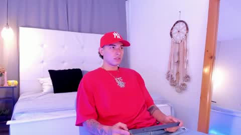 Snapshot of thiago_2003_ chatting on April 4, 12:13 pm Thiago online show from April 4, 12:13 pm