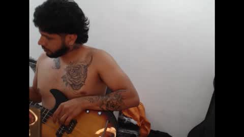 Snapshot of thiago_balconee chatting on October 20, 10:43 pm Thiago balconee online show from October 20, 10:43 pm