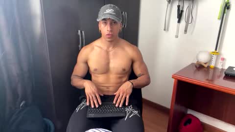 thiago_happy online show from March 25, 4:57 pm